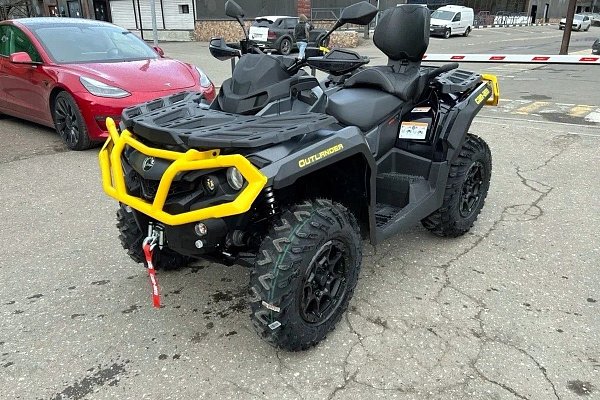 Can-Am Outlander MAX 1000